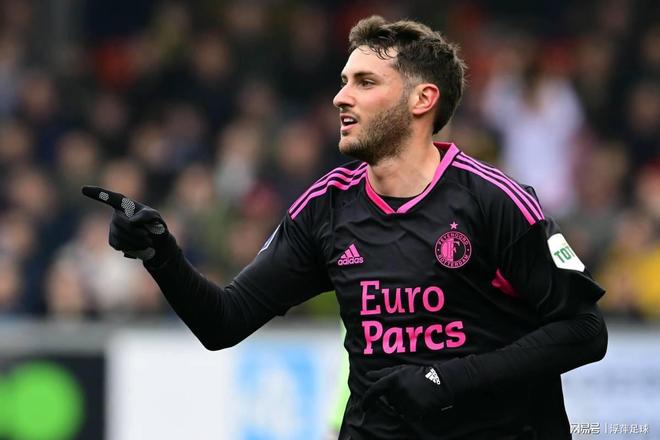 清晨斯图加特复出首秀：荷甲节点到来；更衣室稳定；训练强度明显提升的简单介绍