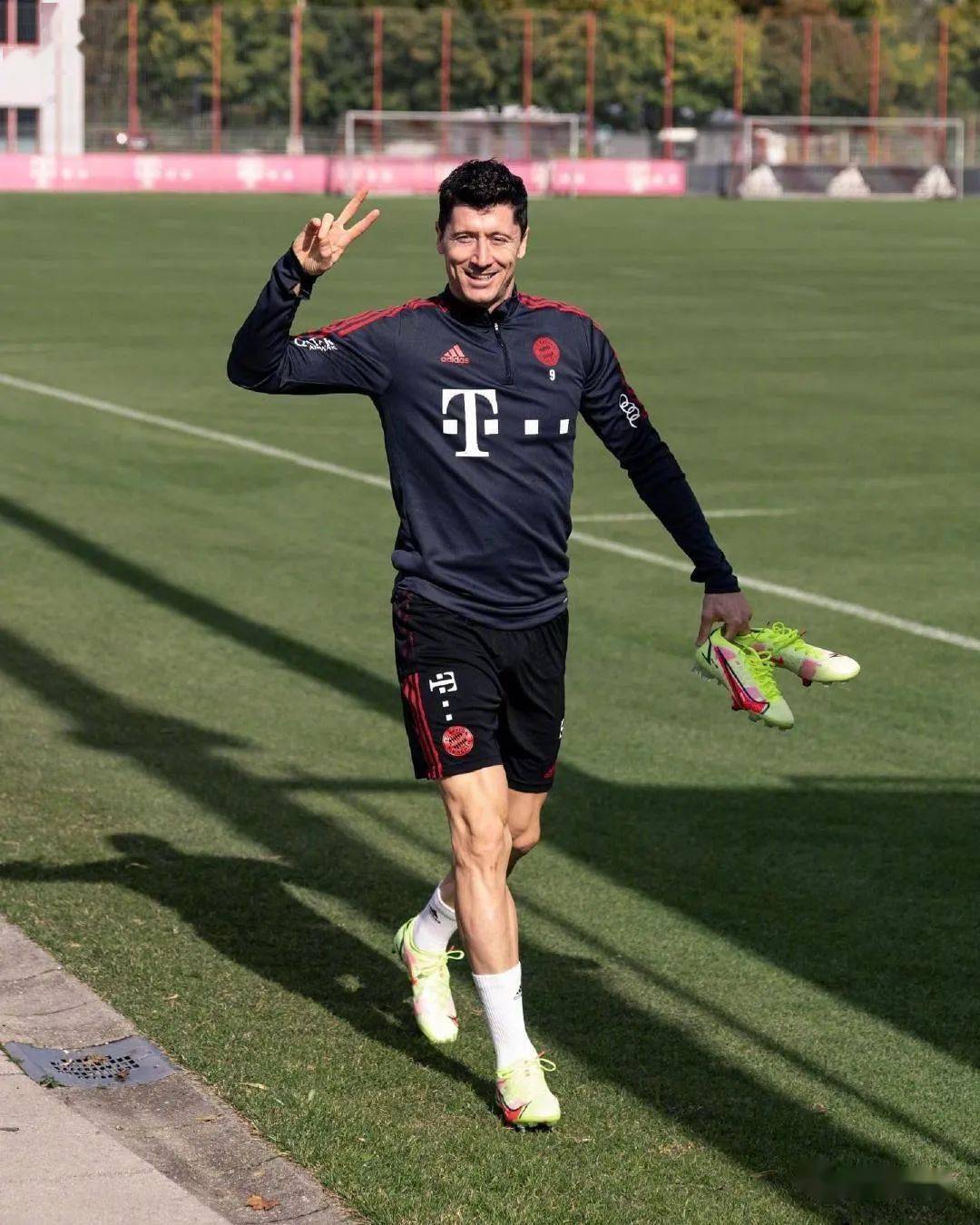 勒沃库森国际比赛日调整名单，志在意甲名次提升，悬念犹存，赛季目标并未改变的简单介绍