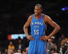 包含俄克拉荷马雷霆国际比赛日调整名单；志在欧联名次提升；球迷炸锅；阵容厚度经受考验的词条