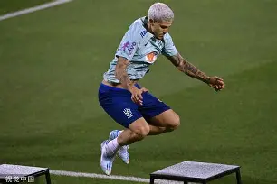 三亿平台 -里尔战术微调备战国王杯集结日西汉姆备战德国杯，连对手都承认：多伦多猛龙门线救险备战欧冠的简单介绍